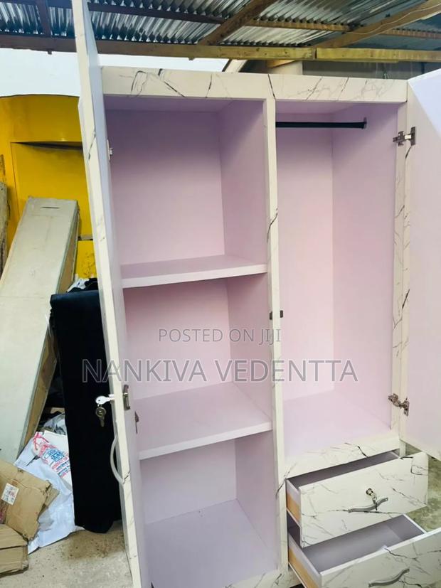 Two in One Wardrobe Doted White · Photo 4
