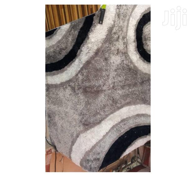 Center Carpet · Photo 2