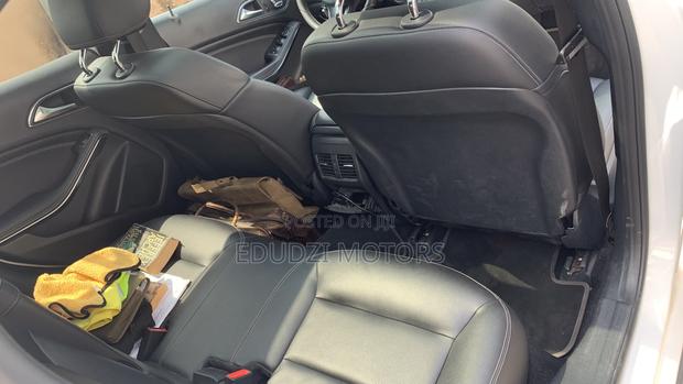 Mercedes-Benz GLA 250 2019 White