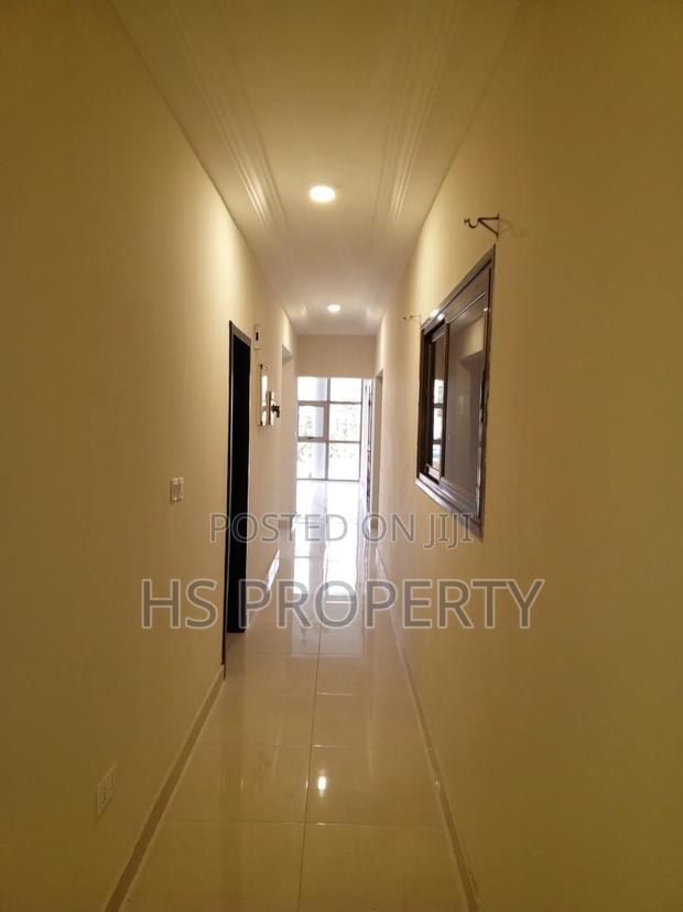 3bdrm Apartment in Dzorwulu for rent photo 8
