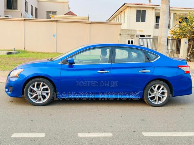 Nissan Sentra SR 4dr Sedan (1.8L 4cyl CVT) 2014 Blue photo 2