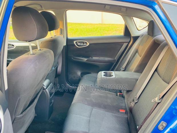 Nissan Sentra SR 4dr Sedan (1.8L 4cyl CVT) 2014 Blue photo 6