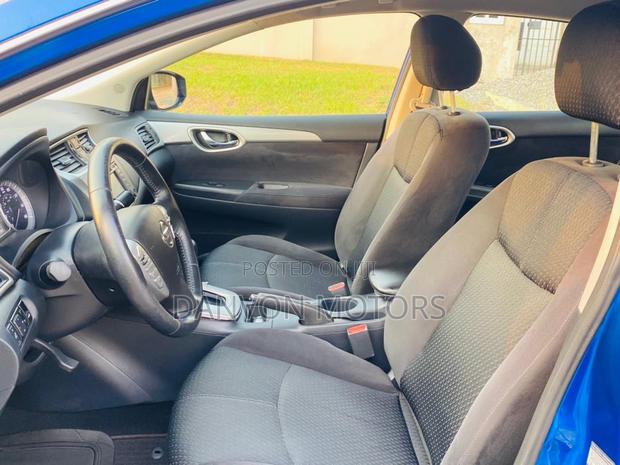 Nissan Sentra SR 4dr Sedan (1.8L 4cyl CVT) 2014 Blue photo 5