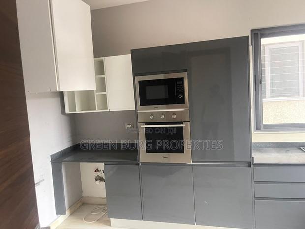 5bdrm House in East Legon for rent photo 9