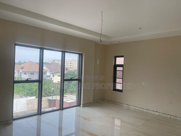 5bdrm House in East Legon for rent photo 12