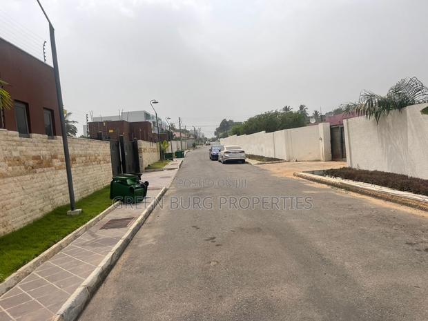 5bdrm House in East Legon for rent photo 6