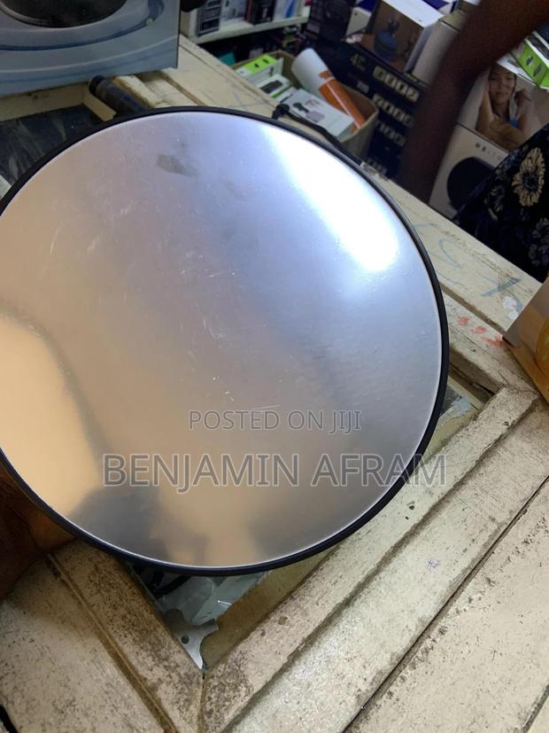360 Turn Table for Advertising · Photo 4