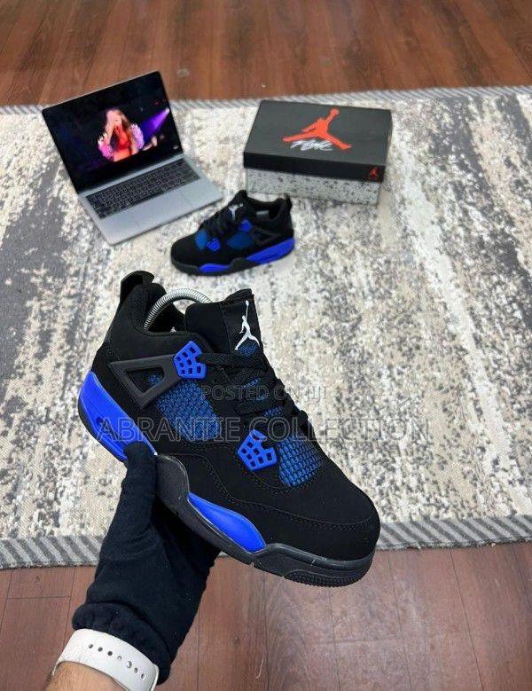 Air Jordan 4 Thunder Blue · Photo 4