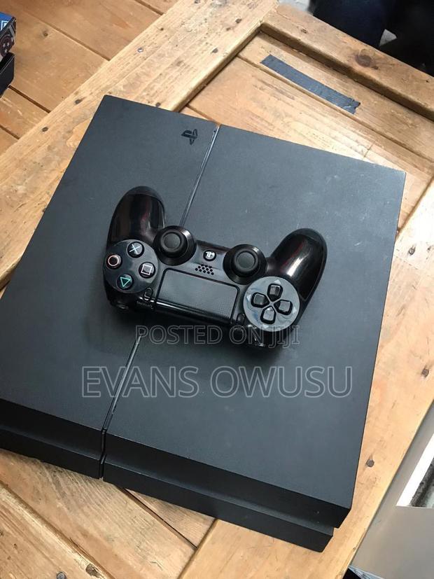 PS4 With Games · Photo 2
