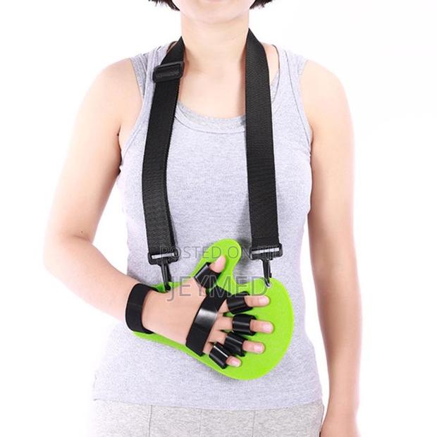 Stroke Hand Splint or Separator Board · Photo 4
