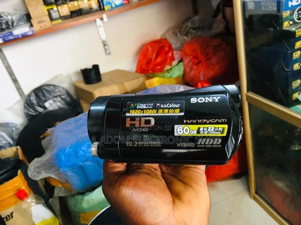 Sony HDR-SR11E 60GB Handycam - Capture Memories in HD · Photo 2