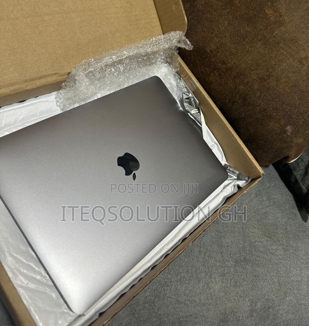 Laptop Apple MacBook Pro 2019 8GB Intel Core I5 SSD 256GB photo 2