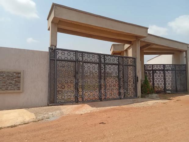 3bdrm Townhouse/Terrace in Amrahia, Adenta for sale