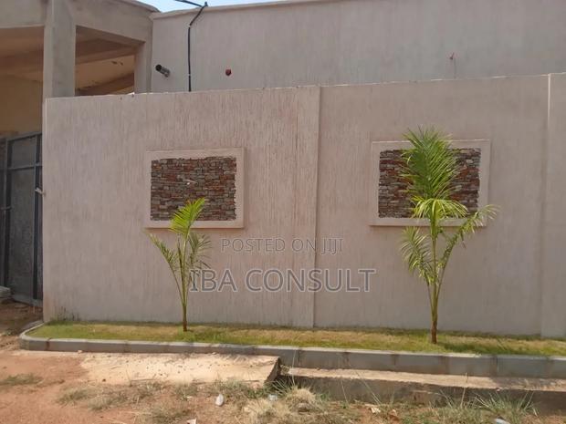 3bdrm Townhouse/Terrace in Amrahia, Adenta for sale