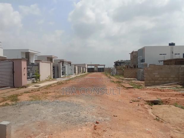 3bdrm Townhouse/Terrace in Amrahia, Adenta for sale