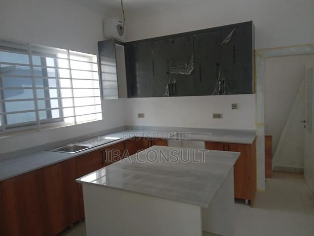 3bdrm Townhouse/Terrace in Amrahia, Adenta for sale