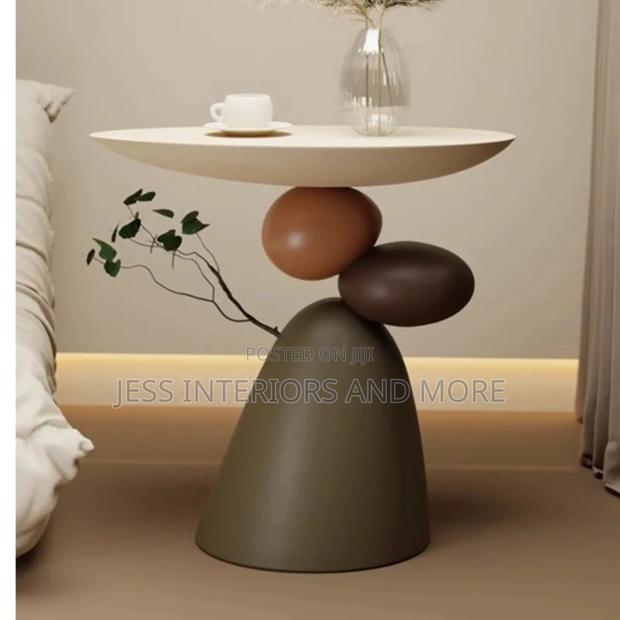 Side Table (Rock Design) · Photo 3
