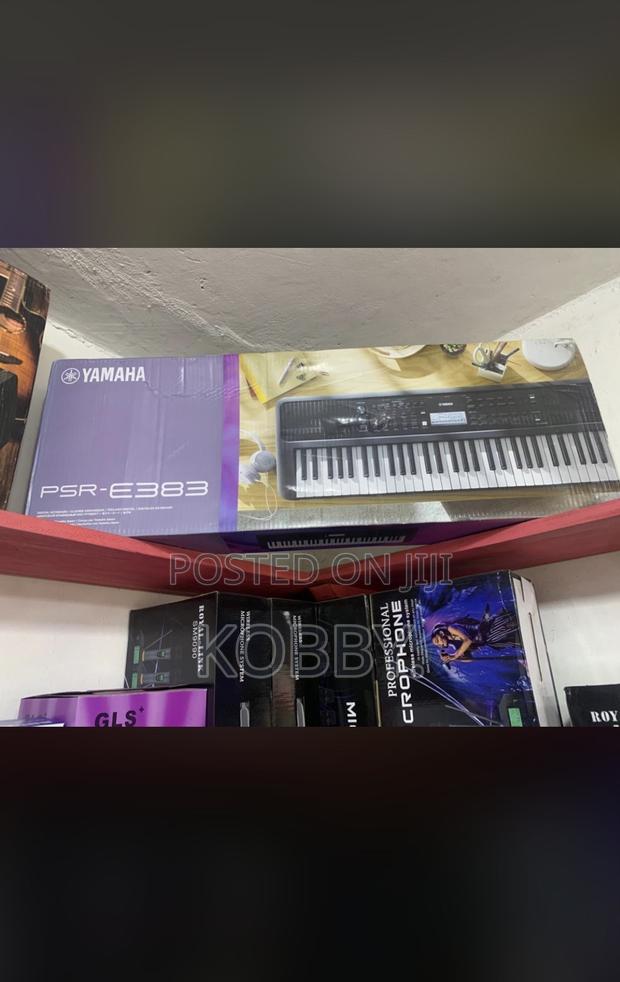 Yamaha PSR E383 · Photo 2