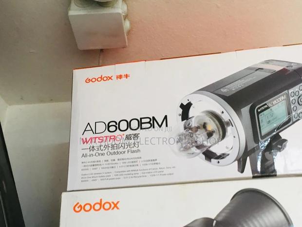 Powerful Portable Godox AD600 Studio Flash · Photo 2