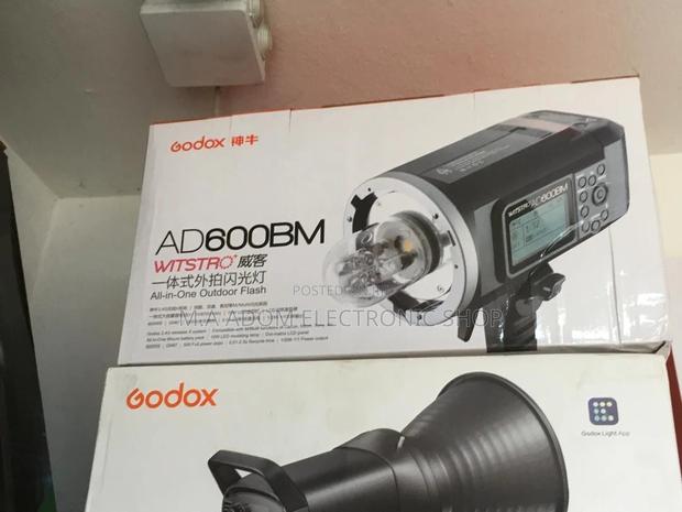 AD600 Flash · Photo 2