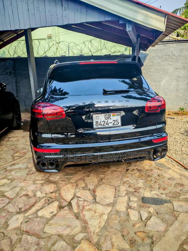 Porsche Cayenne 2016 Black
