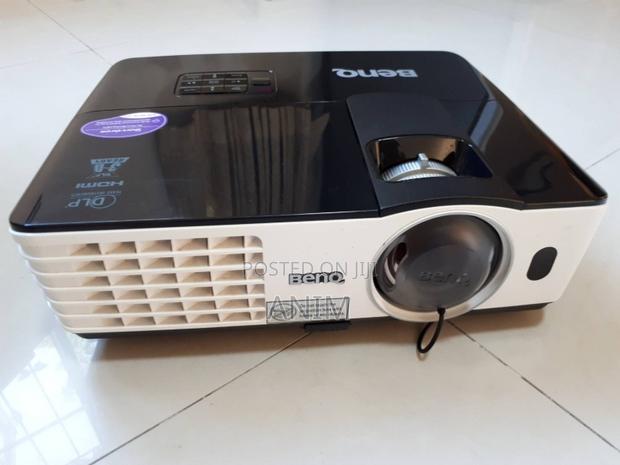 Actively Benq M513 Digital Projector
