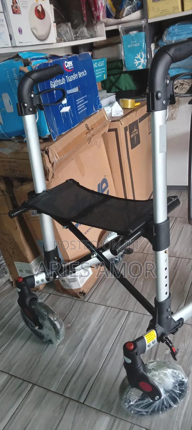 Rollator Pusher Walker · Photo 2