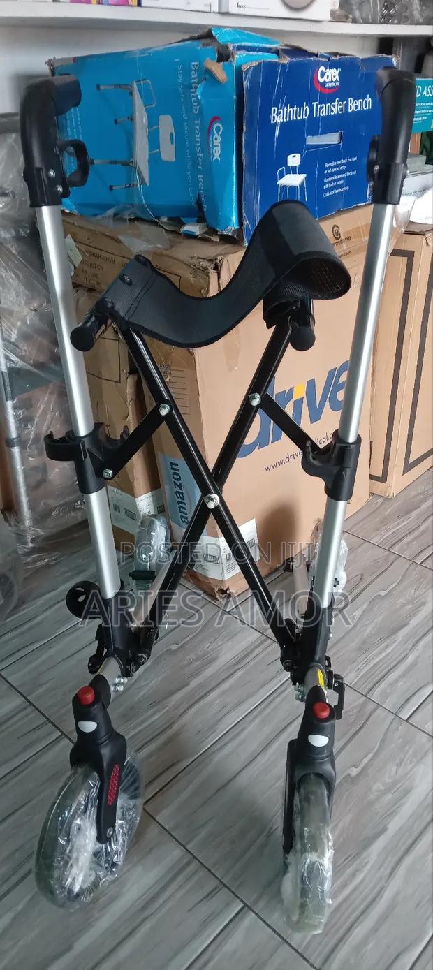 Rollator Pusher Walker · Photo 4