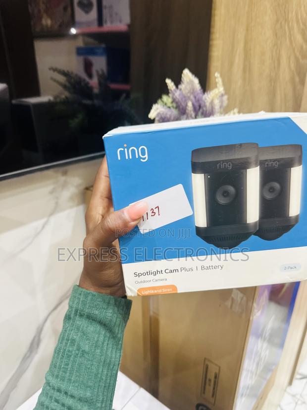 Purchase the New Ring 2 in 1 Sportlight Cam Plus/ Battery · Photo 2