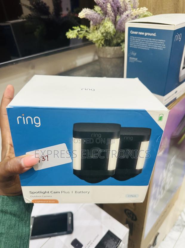 Powerful Sleek Ring 2 in 1 Sportlight Cam Plus/ Battery · Photo 2