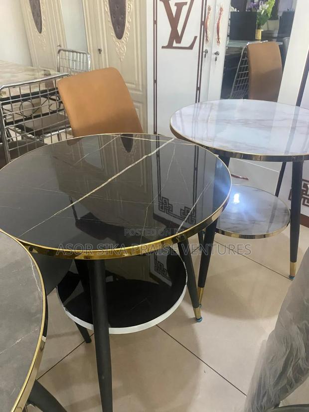 Dinning Table · Photo 2