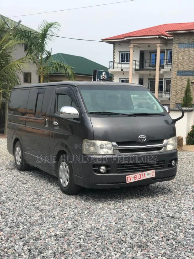 Toyota HiAce 2009 Black