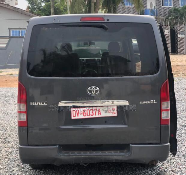 Toyota HiAce 2009 Black