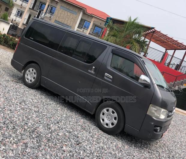 Toyota HiAce 2009 Black