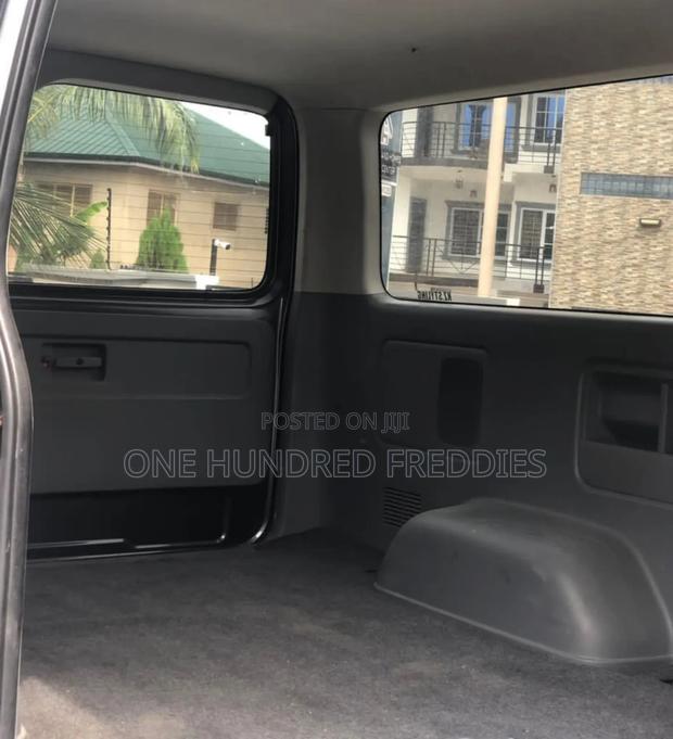 Toyota HiAce 2009 Black