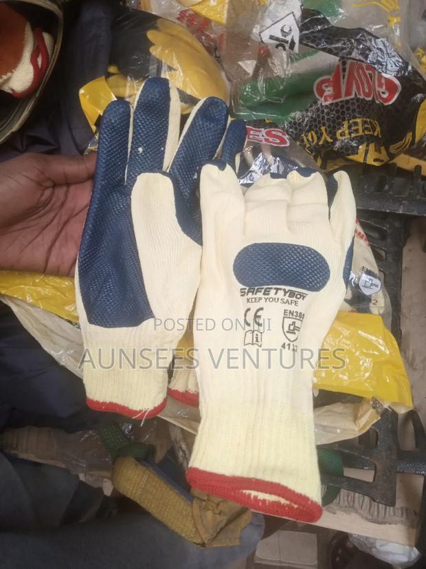 Gloves For Protection · Photo 2