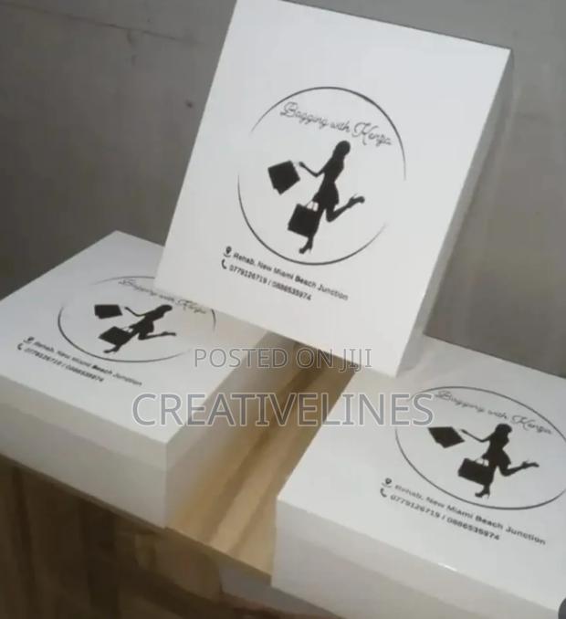 White Customised Bags and Boxes · Photo 3