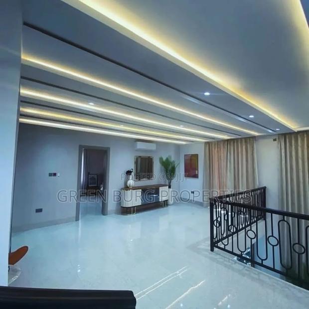 Furnished 5bdrm Mansion in East Legon for sale photo 2