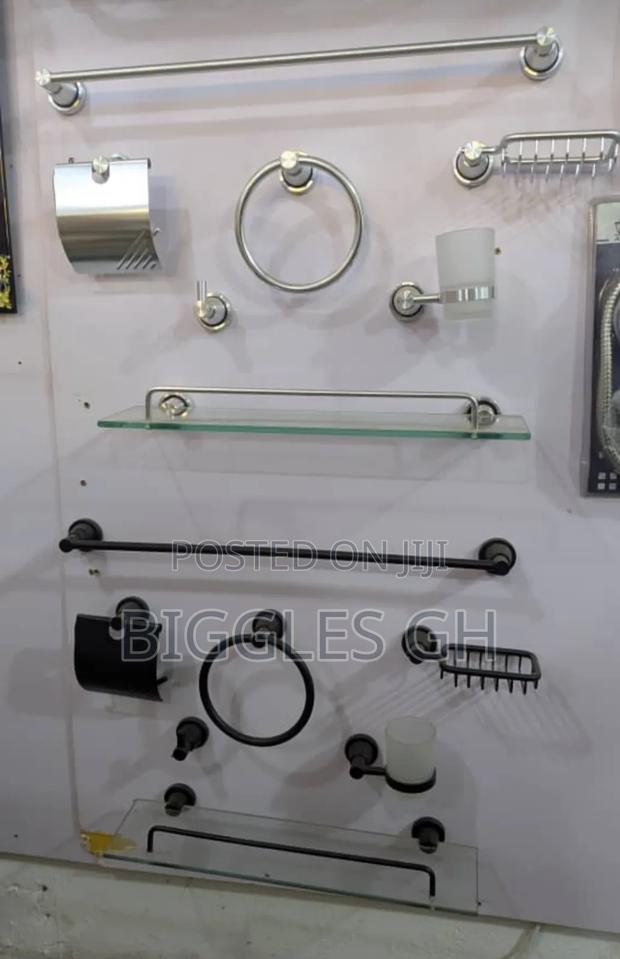 Bathroom Accessories · Photo 2