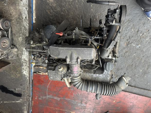 Mercedes Benz Vito and Sprinter 4 Cylinder Engine Complete photo 2