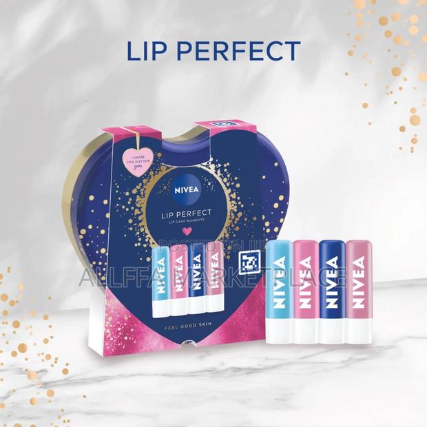 Nivea Lip Perfect 4 Piece Tin · Photo 3