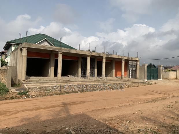 Newly Built Shops for Rent Satellite · Photo 4