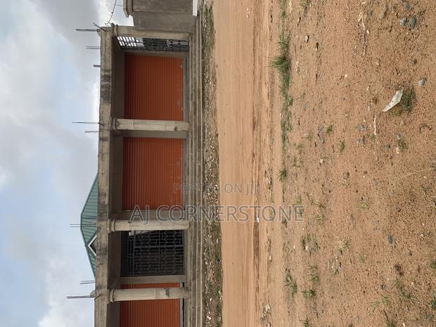 Newly Built Shops for Rent Satellite · Photo 1