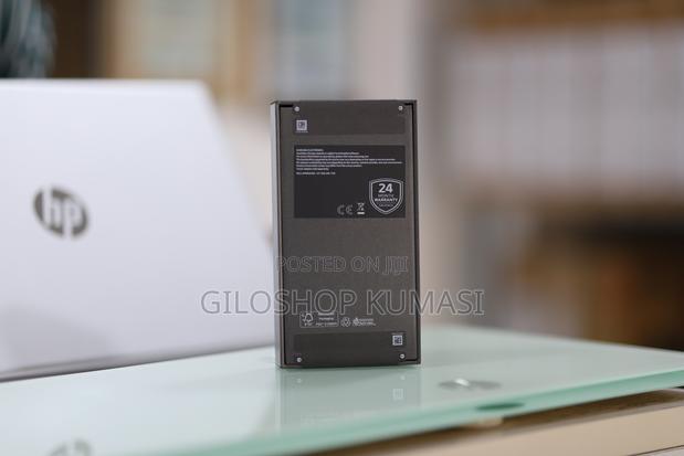 New Samsung Galaxy S25 128 GB Silver photo 2