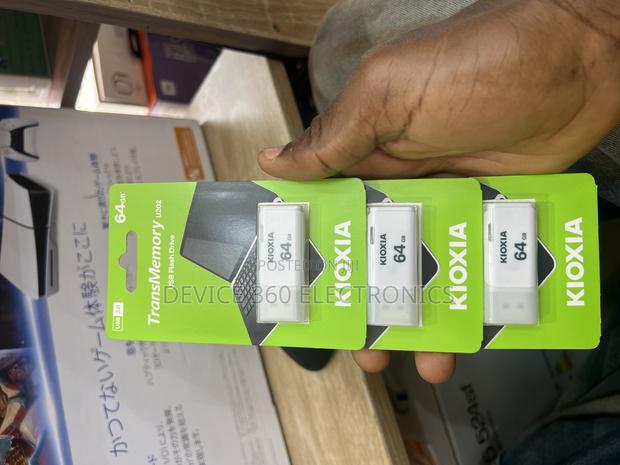 Kioxia 64GB USB 2.0 Flash Drive · Photo 4