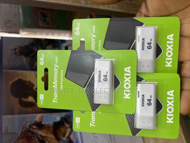 Kioxia 64GB USB 2.0 Flash Drive · Photo 3