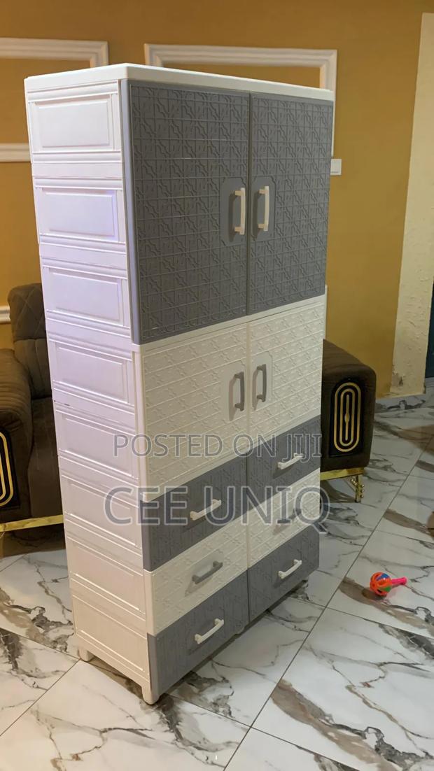 Kids Plastic Wardrobe · Photo 3