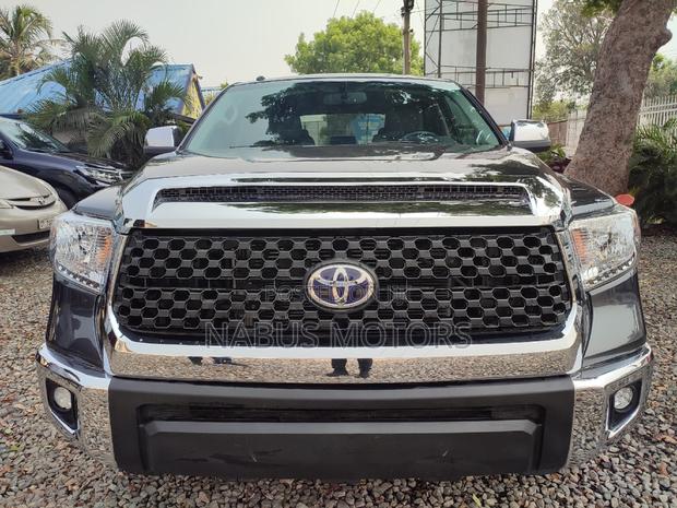 Toyota Tundra 2016 Black