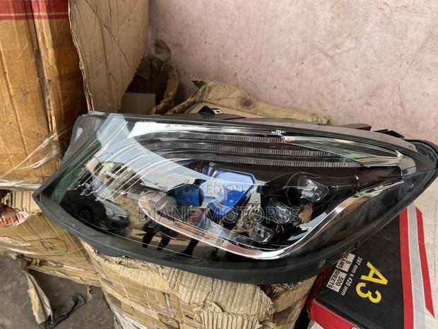 Gla 2019 Headlight and All Kinds of Lights