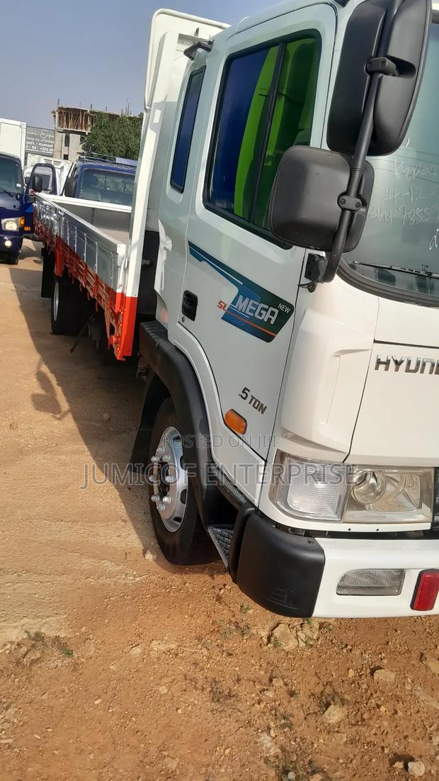 Hyundai 5ton Truck (Mega)
